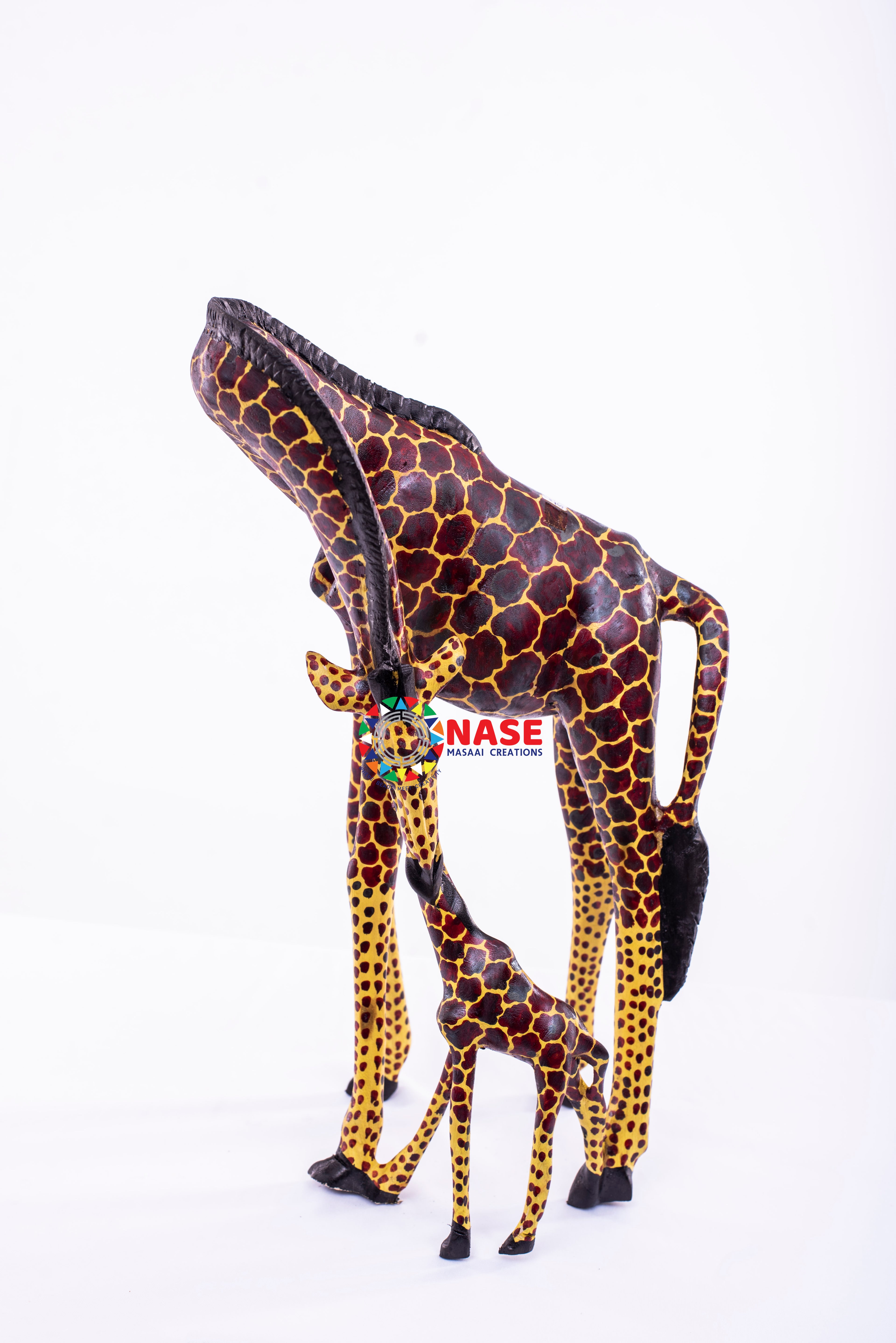 KISSING MOTHER GIRAFFE CARVINGS
