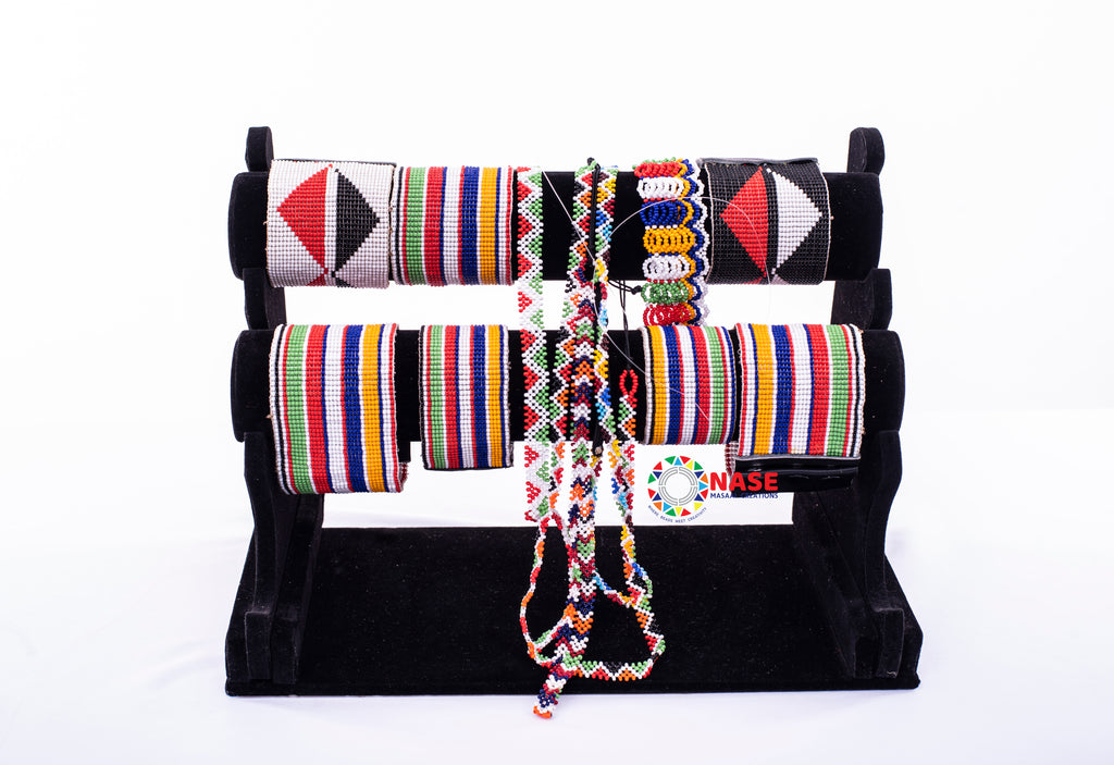 FULL SET OF MAASAI PIECE